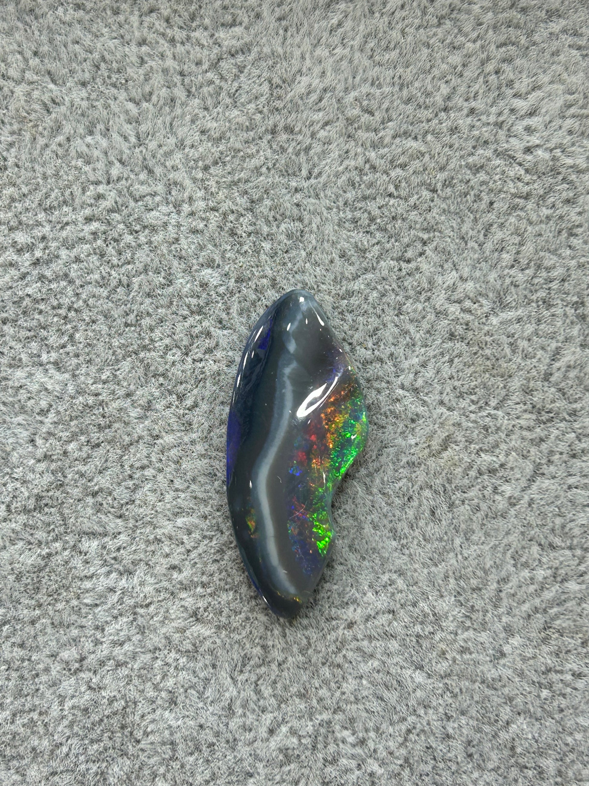 Black opal with stripe