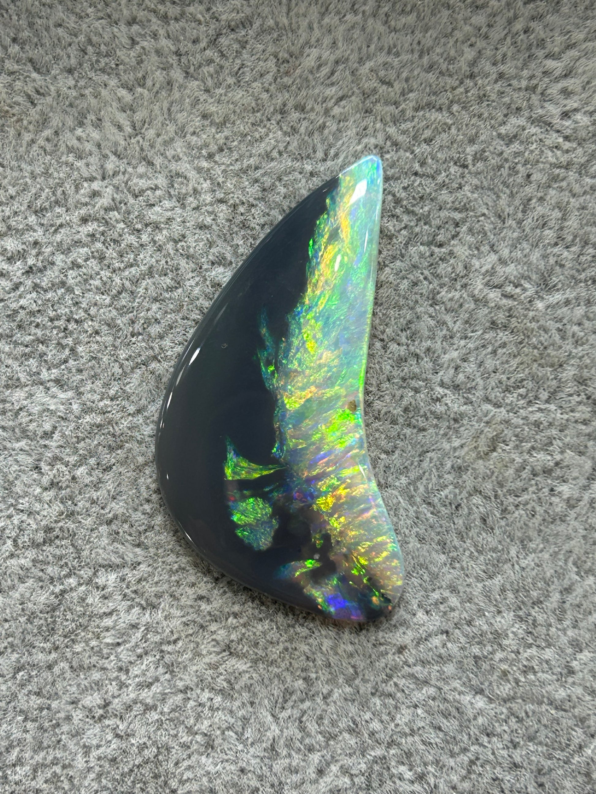 Boomerang of an Opal